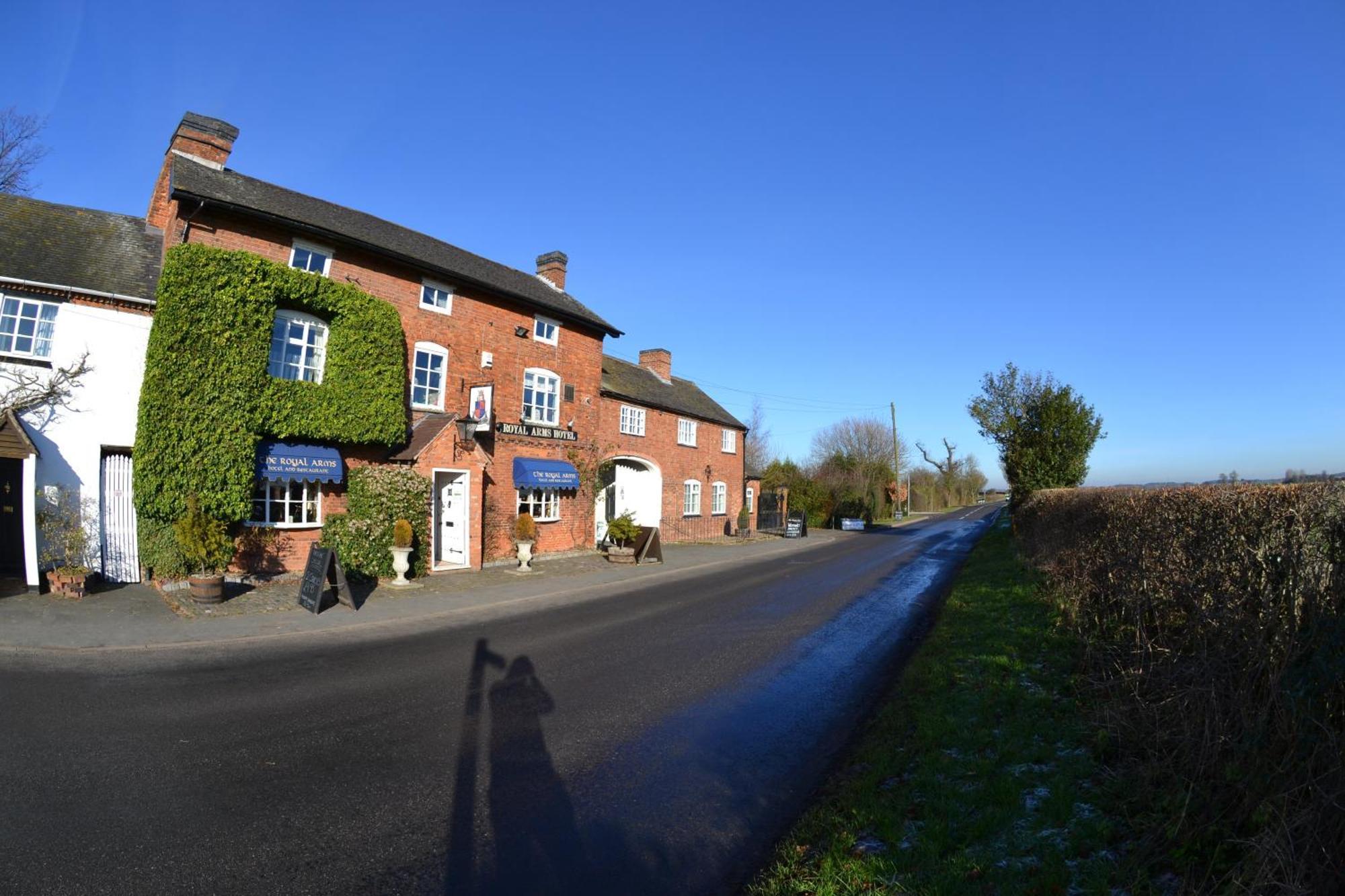 The Royal Arms Hotel Sutton Cheney Exteriör bild