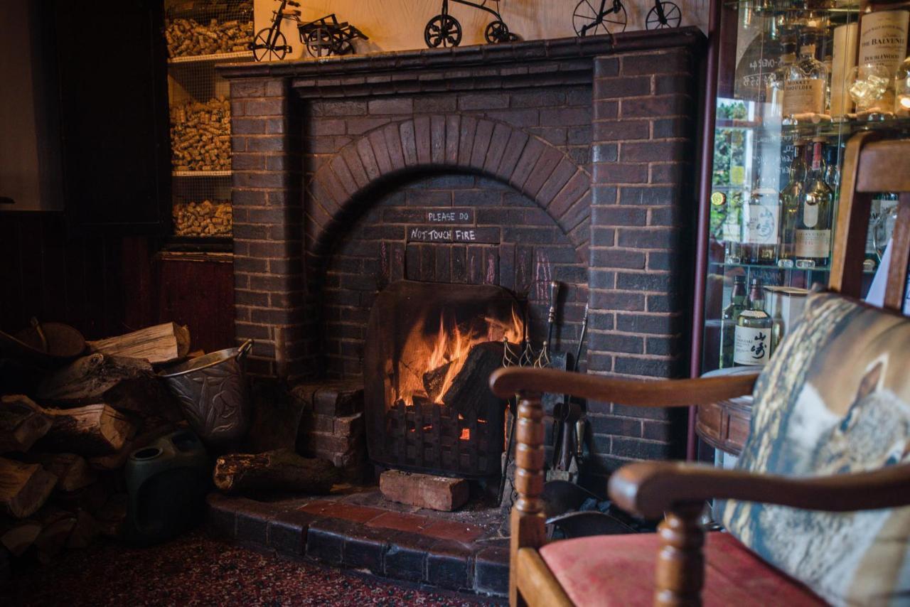 The Royal Arms Hotel Sutton Cheney Exteriör bild